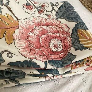 Lush Decor Sidney Light Filtering Curtains.